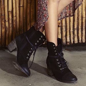 Steve Madden Gretell Lace-up Boots